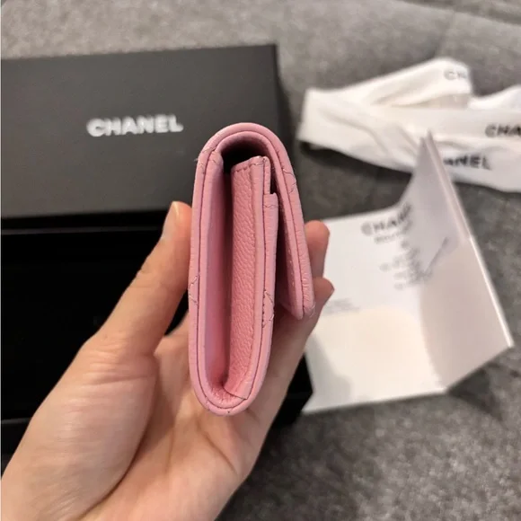 Chanel 22K Pink wallet/ card holder - Picture 3 of 11